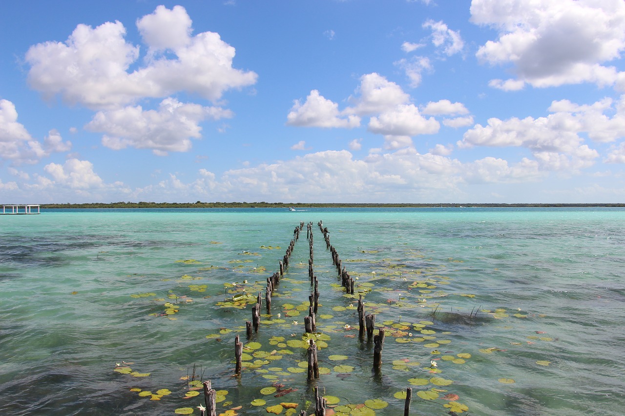 Bacalar y Mahahual, los destinos a visitar en 2020 según Travel Weekly Quinta Fuerza