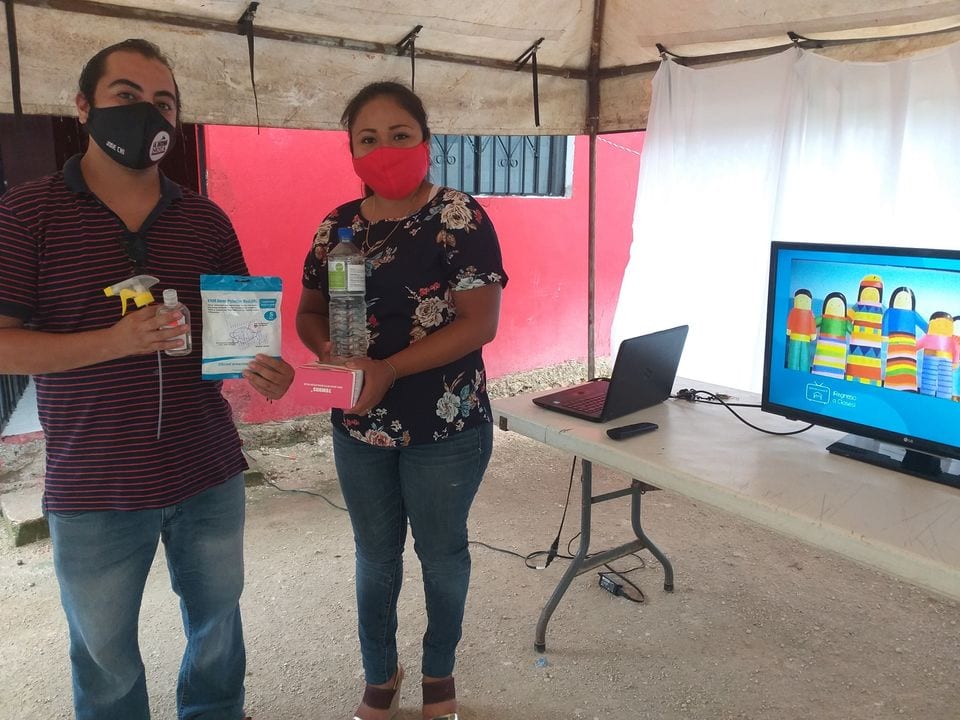Maestra acondiciona su casa como escuela en Carrillo Puerto