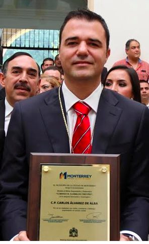 Carlos Álvarez de Alva, empresario propietario de los predios en Holbox y jefe de Carolyn Adams, nuera de AMLO