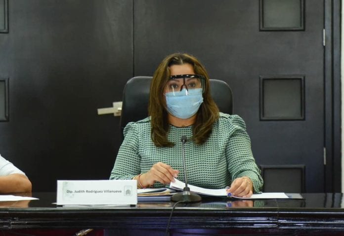 judith_rodriguez_villanueva La diputada local Judith Rodríguez Villanueva, quien renunció a su militancia al Partido Revolucionario Institucional (PRI) a inicios de mes, ahora ha denunciado a esta fuerza política ante la Fiscalía General del Estado, al igual que ante el Instituto Electoral de Quintana Roo (Ieqroo) y la Comisión de Derechos Humanos del Estado (Cdheqroo), por violencia política de género, discriminación y violación a los derechos humanos.