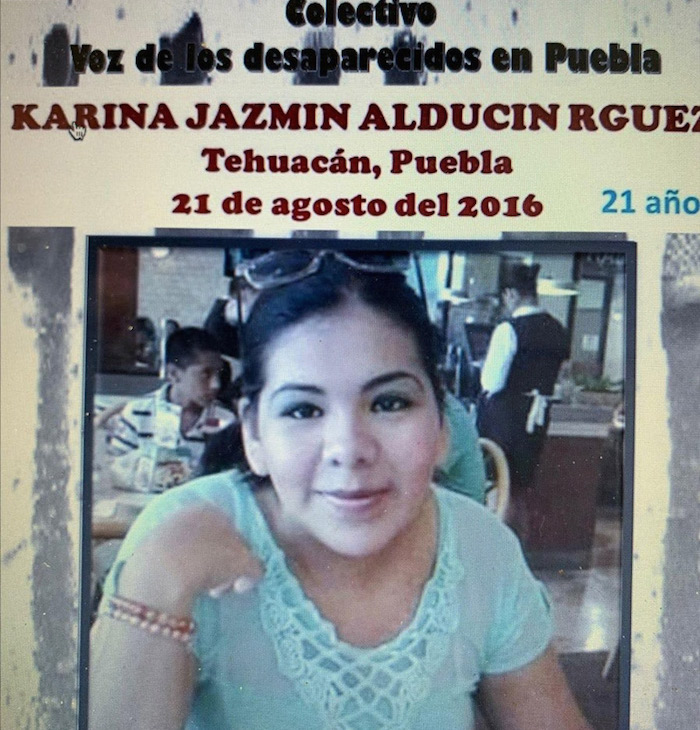 Karina, una joven a la que sigue buscando su madre