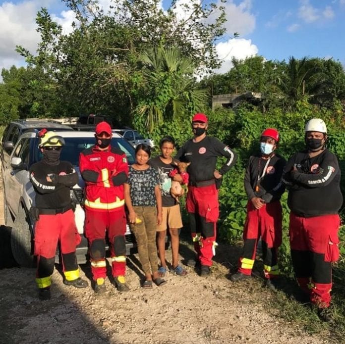 perro 8 Este destino tiene el gran orgullo de contar con rescatistas de gran experiencia y capacidad, como lo son BRIC Brigada de Rescate Internacional de Cancún, quien este fin de semana dejaron ver su gran corazón al ayudar a rescatara un perrito que cayó a un cenote.