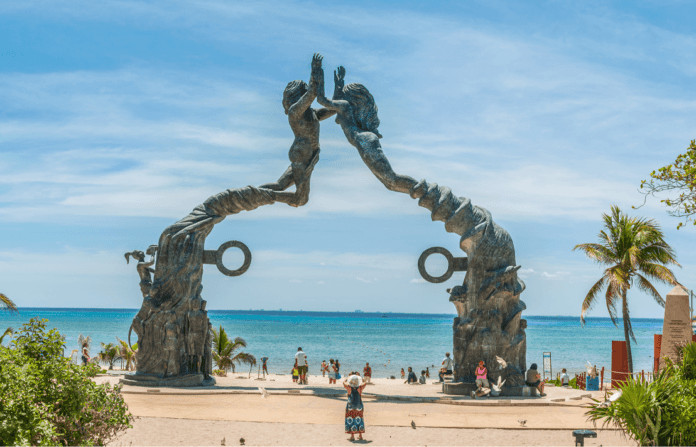 fundación Playa del Carmen Aunque es una fecha en la que los playenses recordaban con cariño, al reconocerla como Día de la fundación de Playa del Carmen, ahora el 14 de noviembre de 1902, fue declarado oficialmente como el día en que nació este destino turístico.