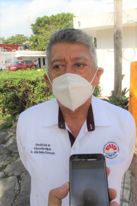 El director de Educación Municipal en Benito Juárez, Julián Ramírez Florescano reconoció que por causa del saqueo de la que han sido víctimas algunos planteles y de las afectaciones por los fenómenos hidrometeorológicos, las escuelas necesitan rehabilitación y todavía no están listas para que regresen los alumnos.