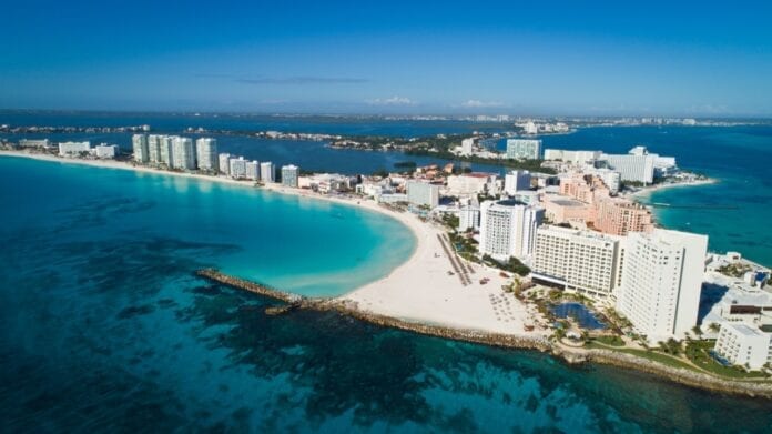 Caribe Mexicano con mas vuelos El Caribe Mexicano cuenta con cada vez más conectividad aérea, lo que favorecerá la recuperación económica de Quintana Roo
