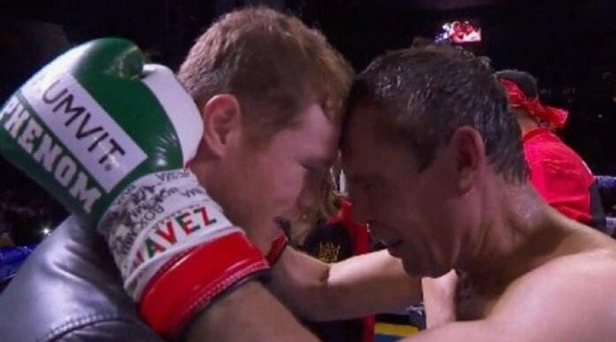Julio Cesar Chavez dice adios al boxeo Julio César Chávez ha dicho adiós al boxeo para siempre, luego de su victoria anoche ante el hijo del