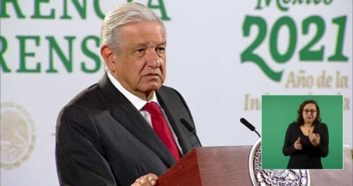 AMLO critica al Poder Judicial AMLO criticó duramente al Poder Judicial luego que ministros determinaran que el gobierno debe devolver millones a una familia