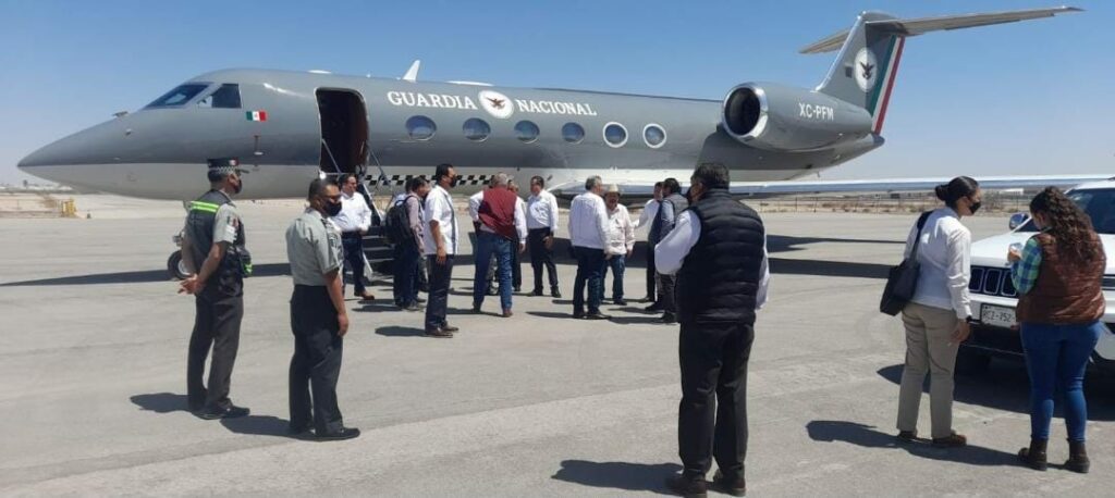 Aquí la aeronave de la Guardia Nacional usada para promover la consulta de la revocación de mandato