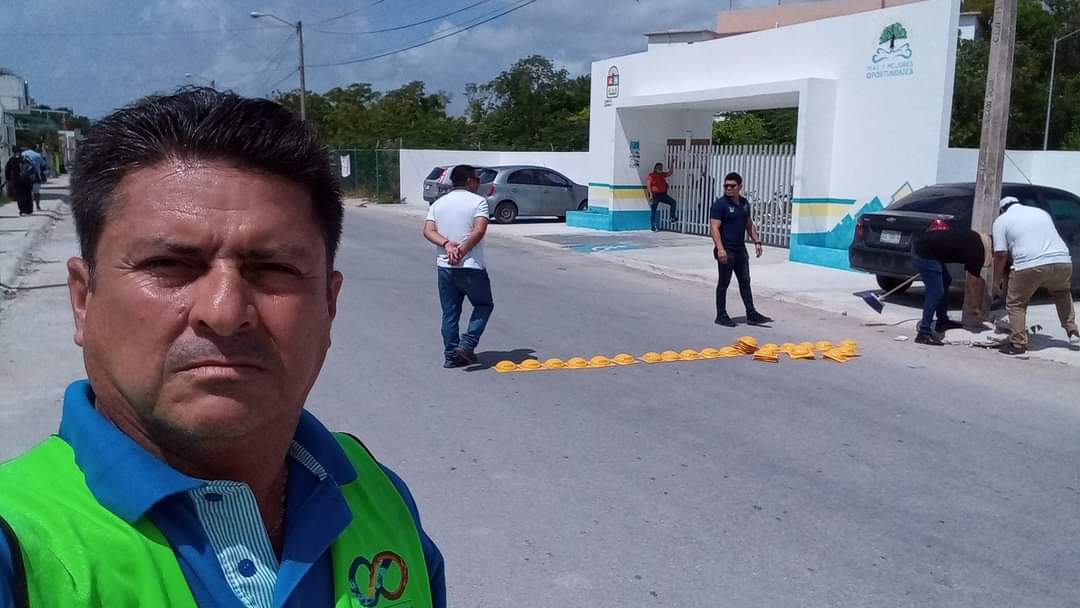 Director municipal en Puerto Morelos, logra conexión de CFE para su