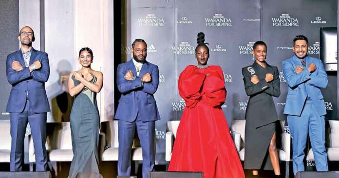 Se arma la fiesta en México; celebran estreno de Pantera Negra: Wakanda por Siempre - Quinta Fuerza