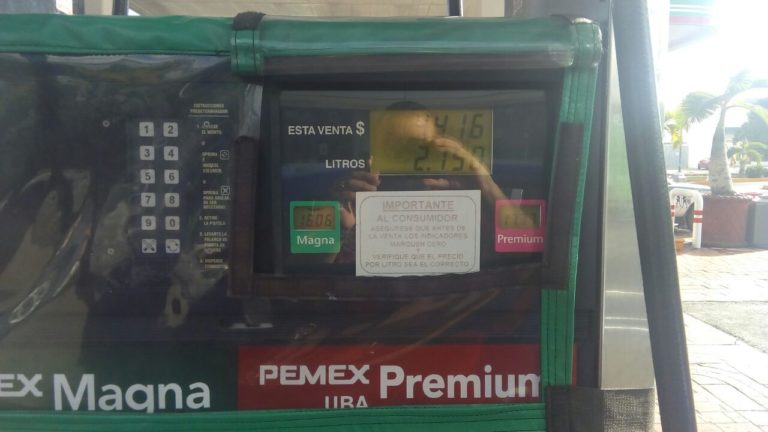 Sin quejas en Cancún por liberación de precio de combustible