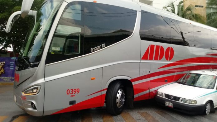 Taxi choca ADO