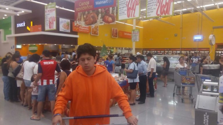 Compras navideñas en Cancún 2017