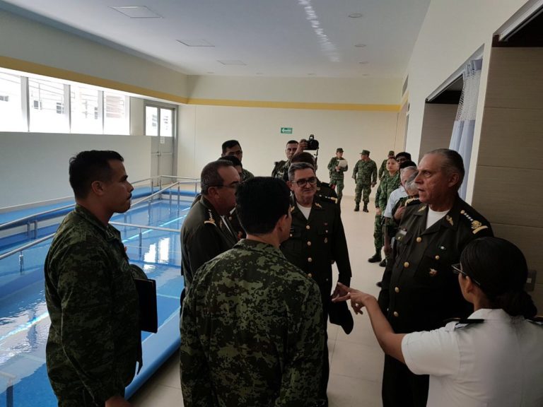 Realiza Salvador Cienfuegos visita relámpago en Chetumal