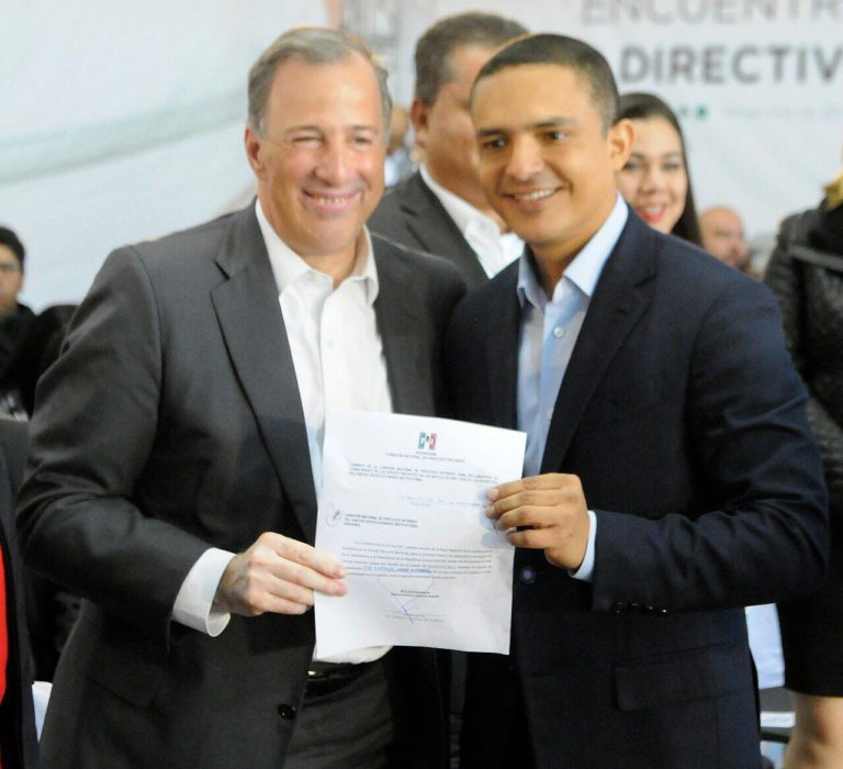 Meade registro con Raymundo King