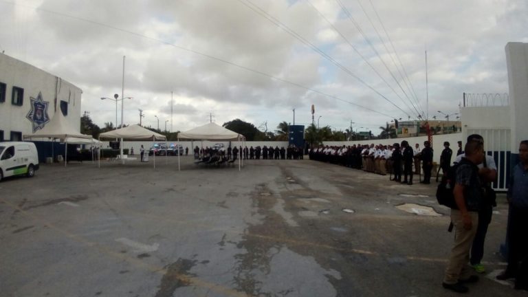 Homenaje policía fallecido en Cancún
