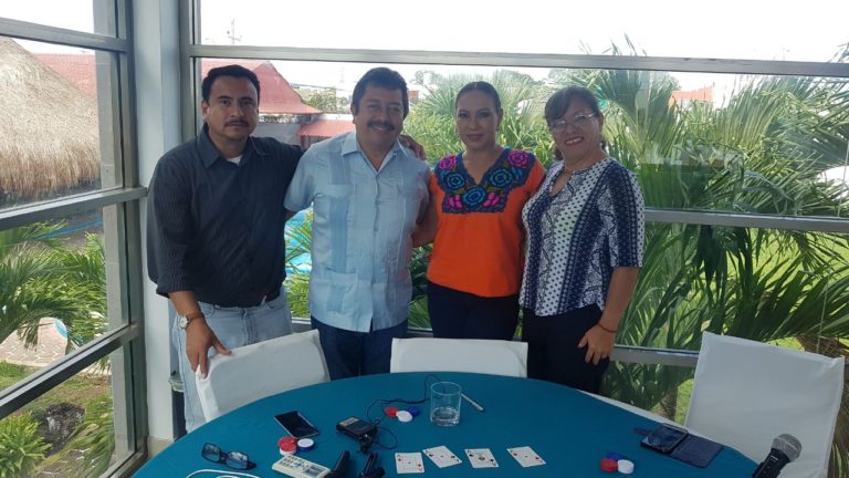 Ludivina Menchaca en entrevista en Cancún