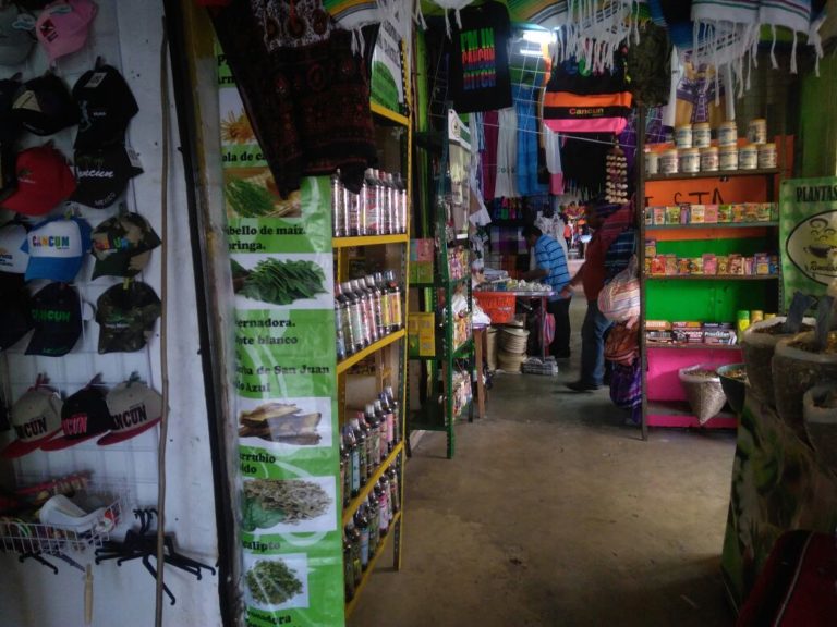 Turistas nacionales “reviven” mercado 23