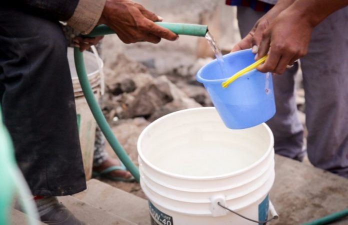 Más de dos mil millones de personas en el mundo carecen de acceso a agua potable, más del doble tampoco tiene servicios de saneamiento, por lo que el mundo debe resolver los desafíos del agua en el siglo XXI, recordó la ONU.