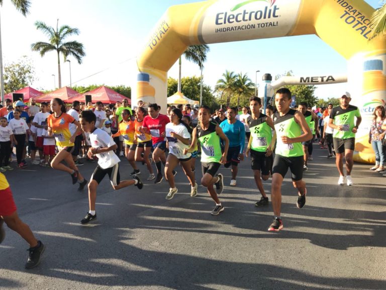Realizan minimaratón incluyente en Cancún