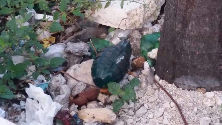 Dejan granada tirada en la Yaxchilán