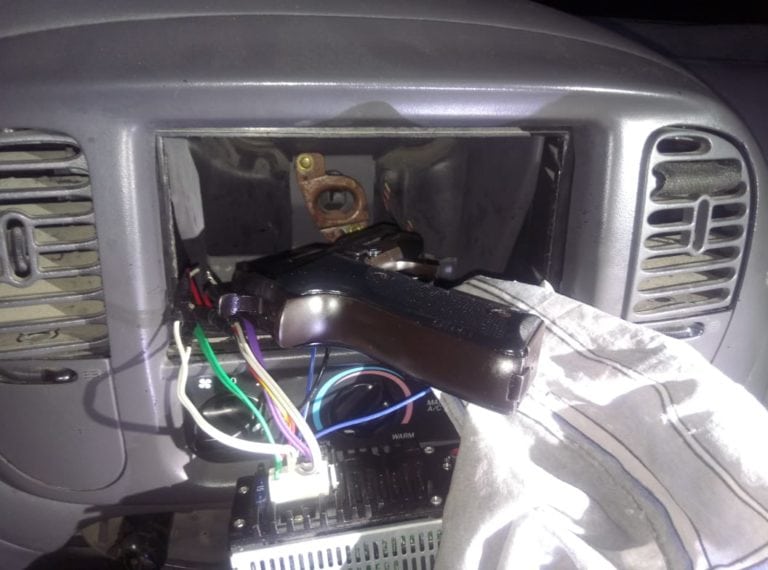 Detienen a seis hombres con tres armas en Cancún