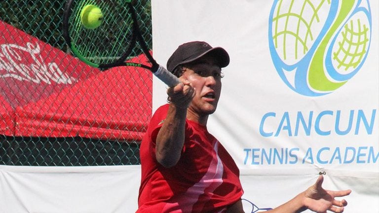 Avanzan mexicanos a semifinales en torneo de tenis en Cancún