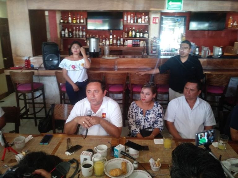 Aclara Nivardo que no se cuelga de AMLO