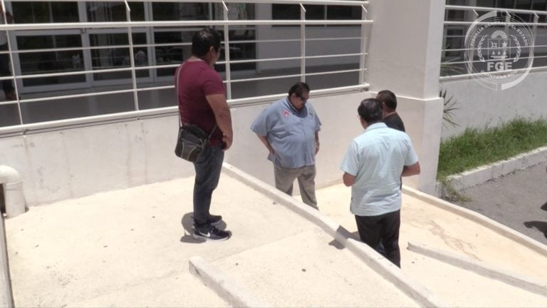 Miguel Ángel Pech visita la UNID para esclarecer el caso del universitario asesinado