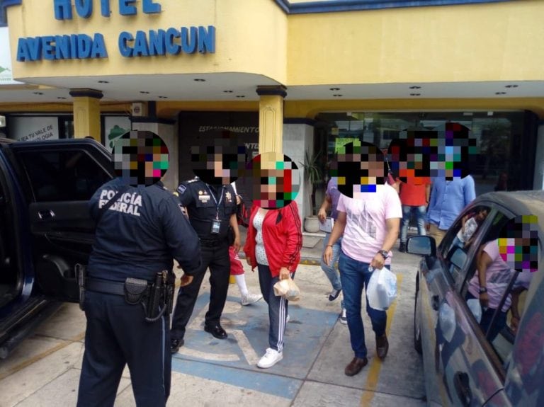 Rescatan a dos turistas de un secuestro virtual en Cancún