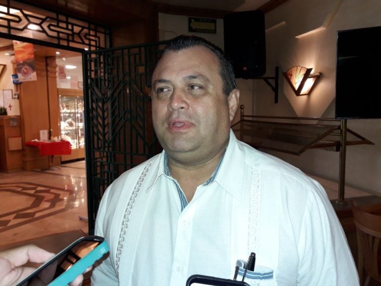 Candidatura a diputado es sólo un rumor, por ahora: Eloy Peniche