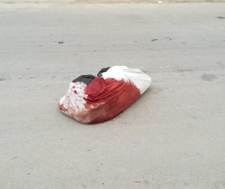 Hallan tres cuerpos “ensabanados” cerca del Hospital General