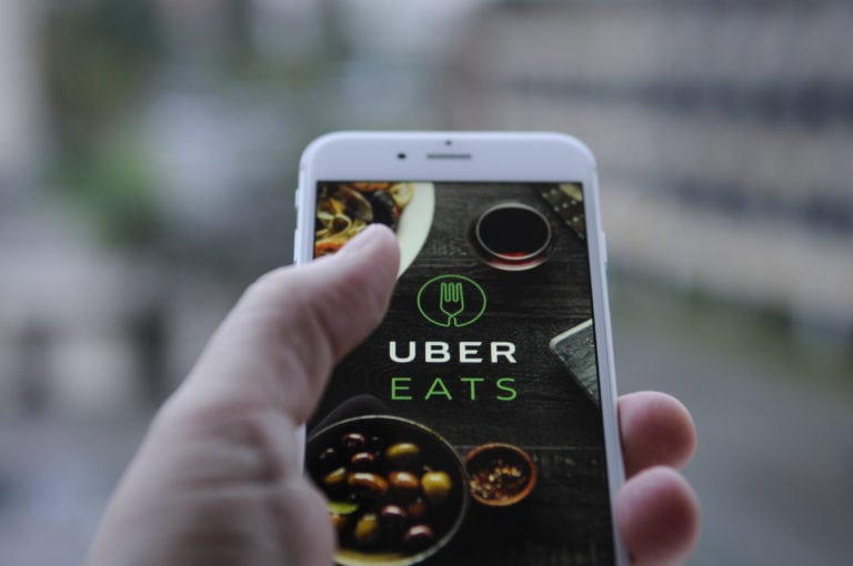 Llega Uber a Cancún… Uber Eats