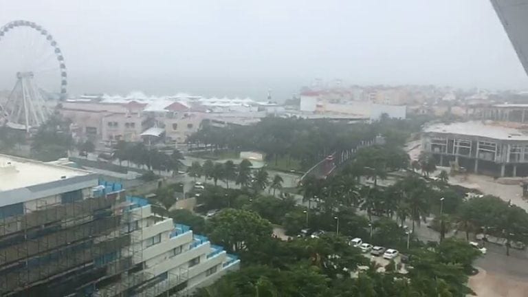 Fuertes lluvias inundan Cancún