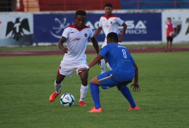 Tarde amarga para Pioneros de Cancún