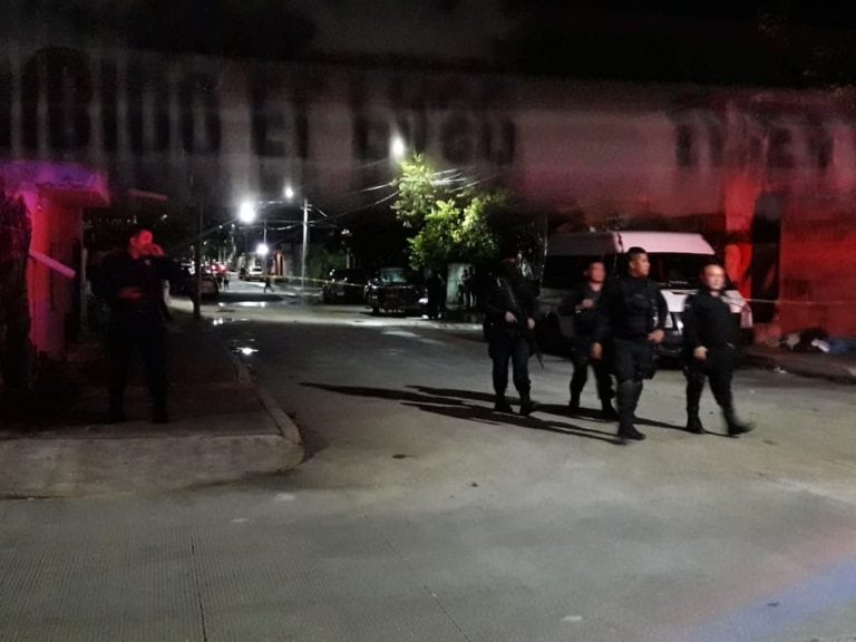 Balean cuartería de Cancún, hay un herido