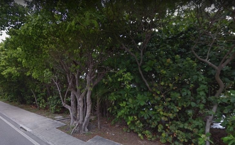 Hallan cuerpo estrangulado y embolsado en bulevar Kukulcán