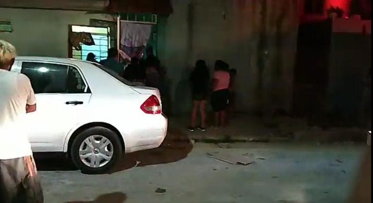 Atacan a balazos a menor en su propio domicilio