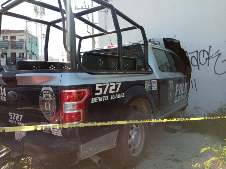 Choque entre taxi y patrulla deja siete lesionados