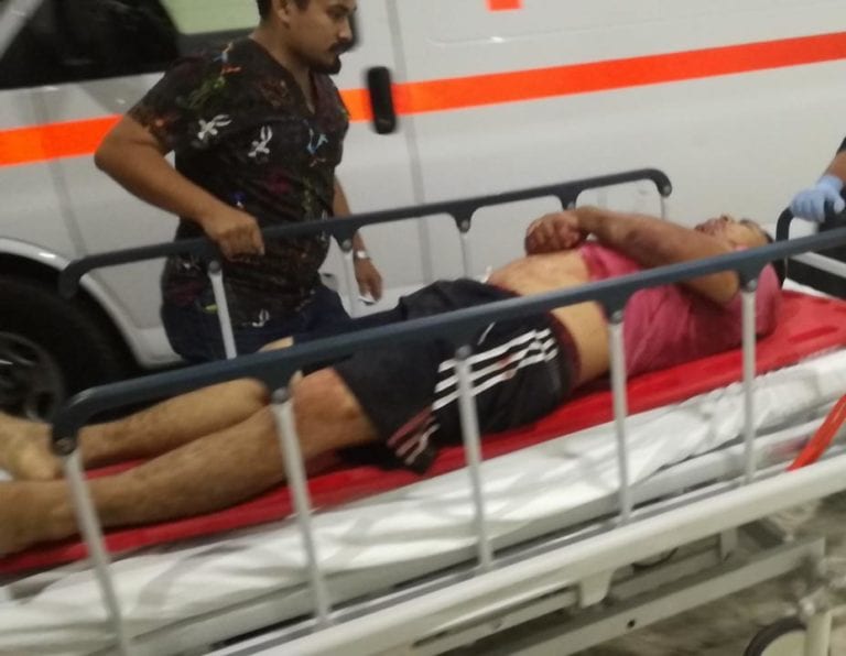 Ataque desde vehículo deja tres baleados en Benito Juárez