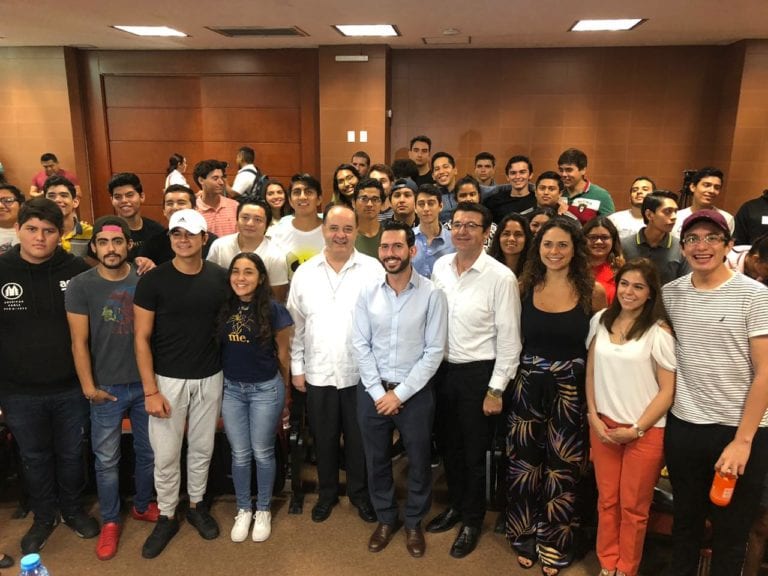 IDEFIN firma convenio de colaboración con Universidad Anáhuac