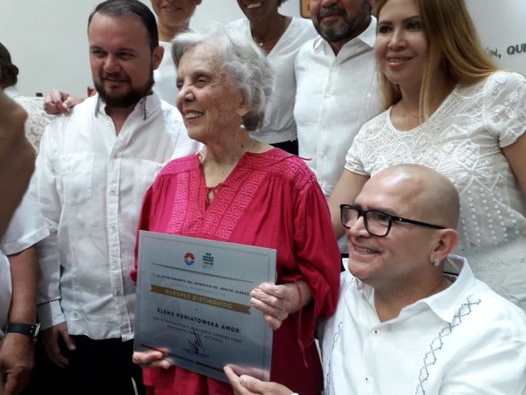 Exhorta Elena Poniatowska a los periodistas a cumplir su labor Exhorta Elena Poniatowska a los periodistas a cumplir su labor