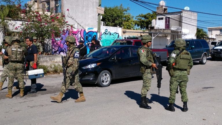 Disparan contra madre e hijo en Benito Juárez