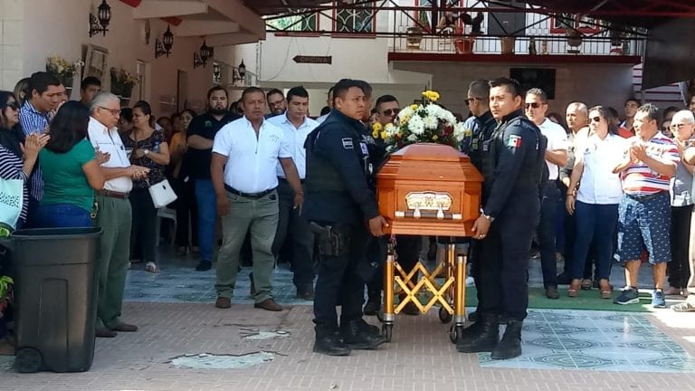 Dan último adiós a policía asesinado Archi Yama