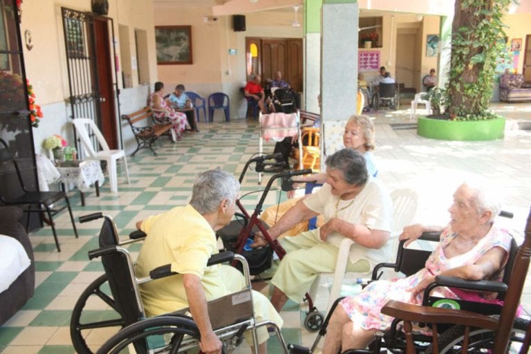 Dona gobierno de Cancún terreno para un asilo, ¡pero privado!