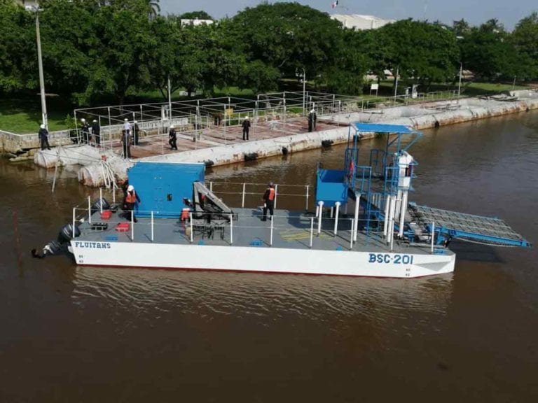 Así quedó la primera sargacera construida por la SEMAR