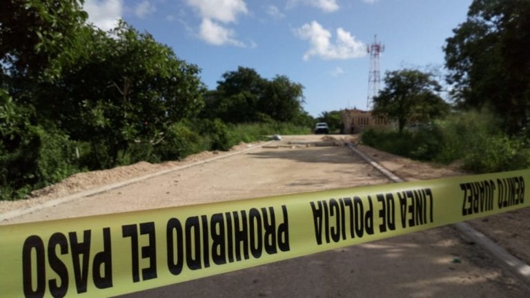 Encuentran cuerpo degollado en Cancún