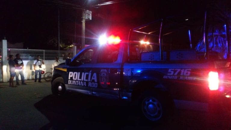 Sujetos armados atacan a familia en Cancún 