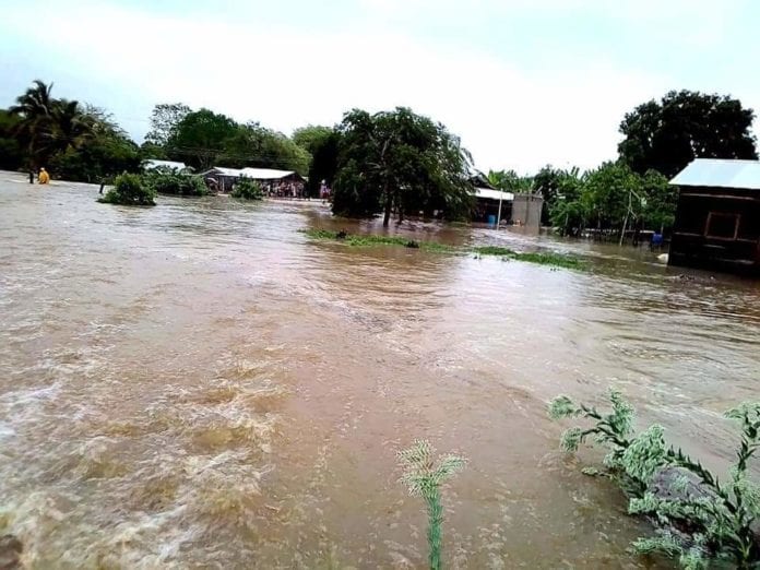 El paso de Chetumal a Escárcega está obstruído debido a las fuertes inundaciones sufridas en el vecino estado de Campeche