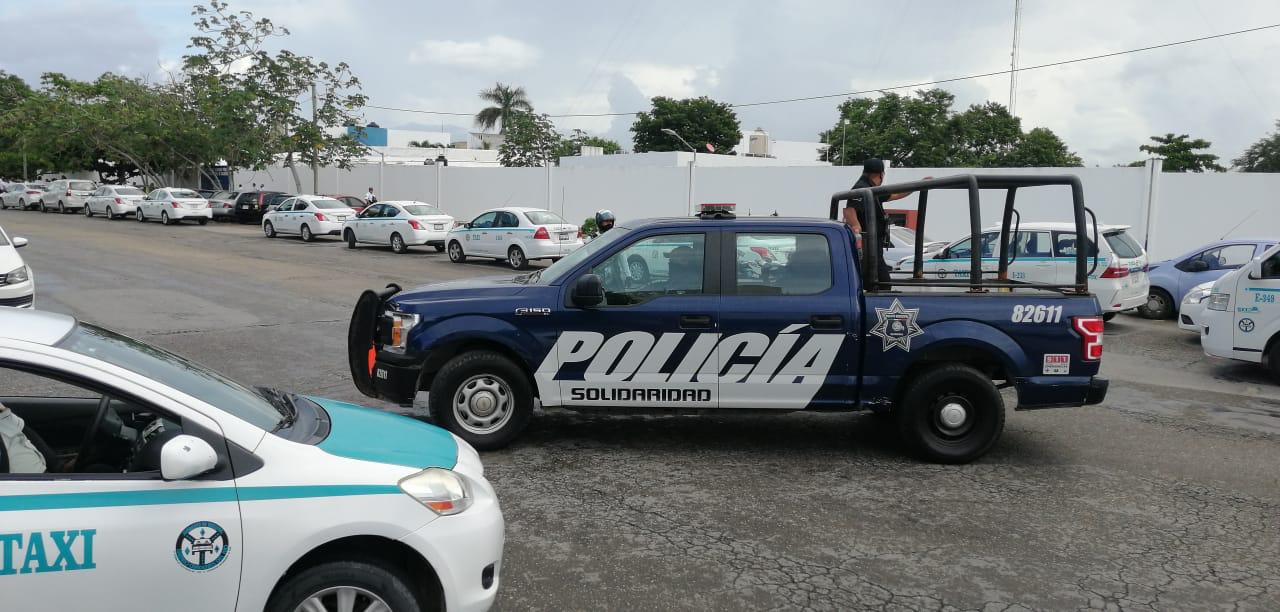 Taxistas rodean seguridad pública